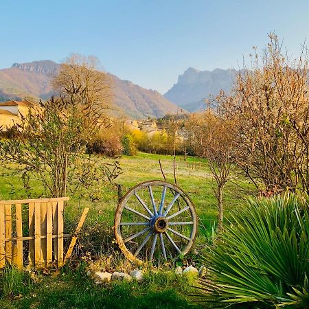 Chambre Familiale "Le Pecher" Bed and Breakfast Saillans  Buitenkant foto