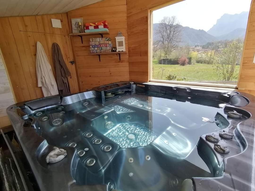 Chambre Familiale "Le Pecher" Saillans  Buitenkant foto