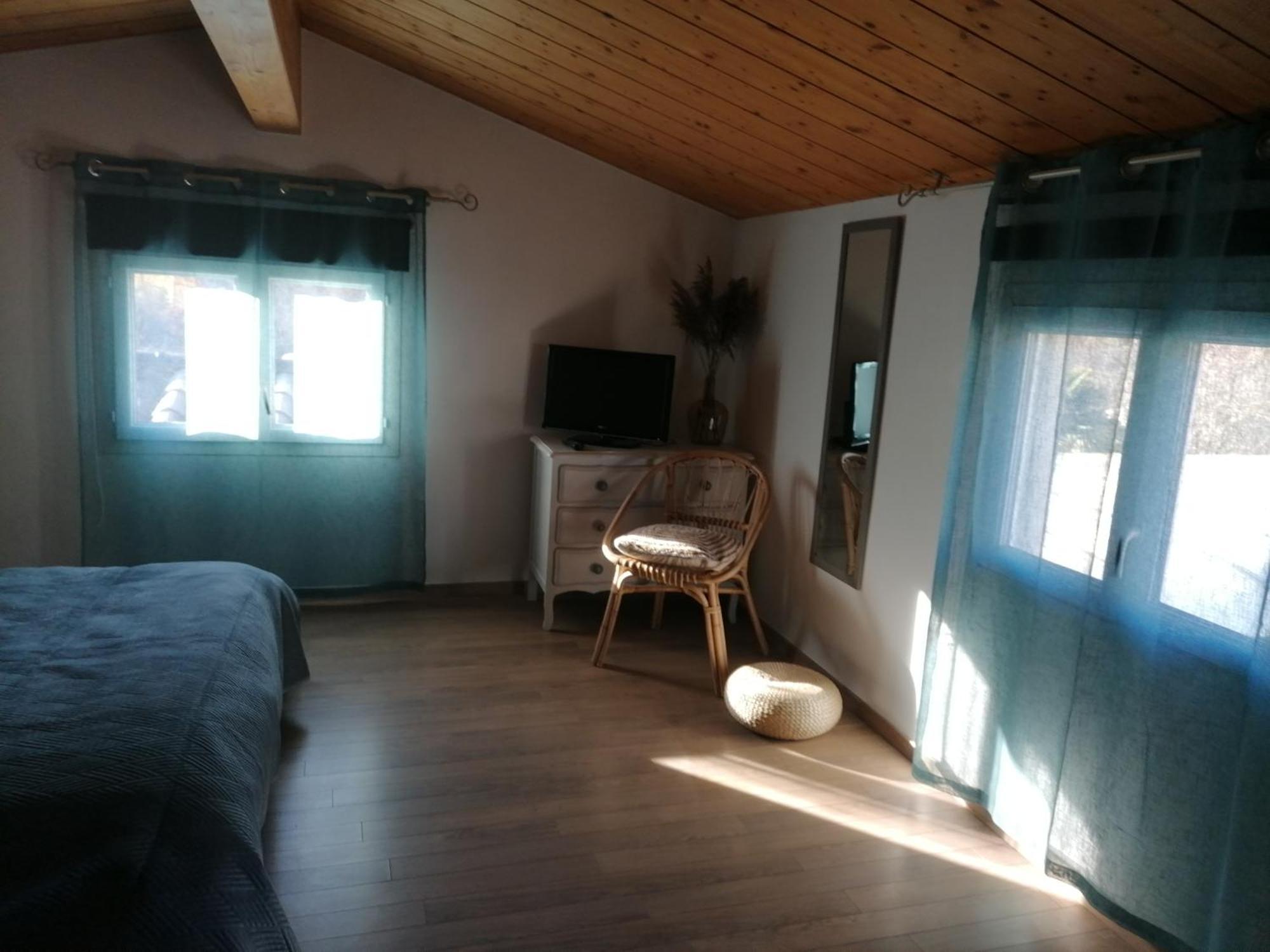 Chambre Familiale "Le Pecher" Saillans  Kamer foto
